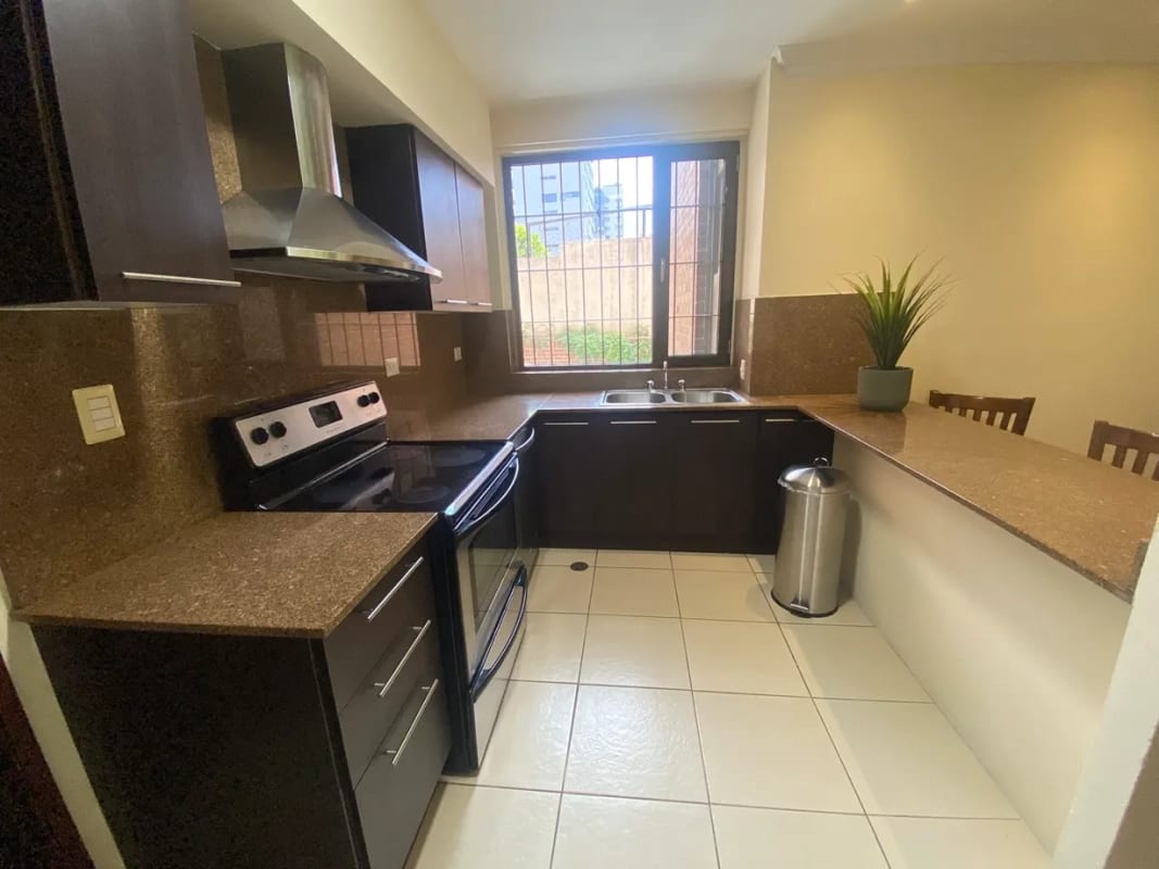 APARTAMENTO CON JARDÍN PRIVADO EN ZONA 14 – PLENUM CATORCE 100 M² DE JARDÍN — Apartamento en Venta en Zona 14, Guatemala, Ciudad — foto 6 de 8