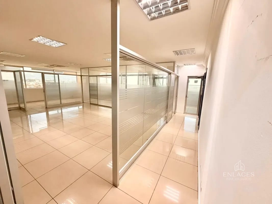 Zona 10 • Oficina en Renta • Edificio Dubai Center • 5 oficinas privadas — Oficina en Alquiler en Dubai Center, Zona 10, Guatemala, Ciudad — foto 10 de 10