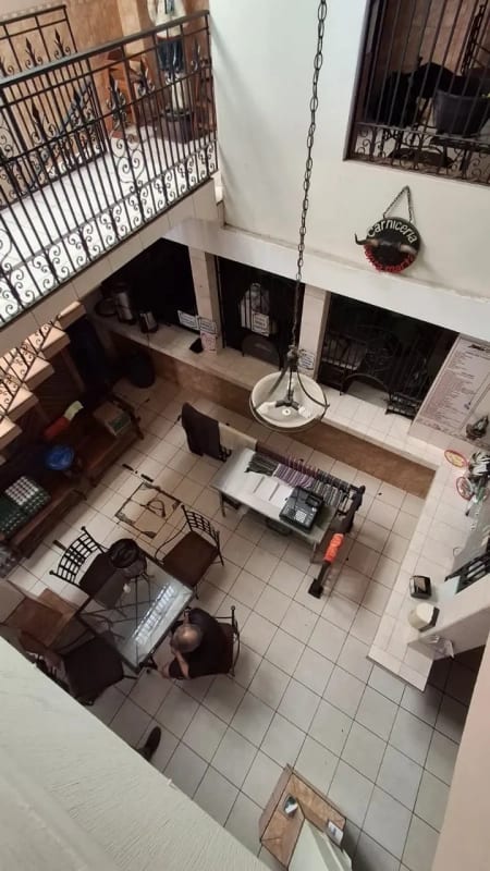 VENTA DE PROPIEDAD + NEGOCIO EN FUNCIONAMIENTO  Café / Restaurante – Zona 1 (Sector Gerona, frente al Ministerio Público) — Casa en Venta en Zona 1, Guatemala, Ciudad — foto 5 de 8