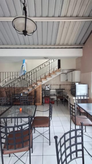 VENTA DE PROPIEDAD + NEGOCIO EN FUNCIONAMIENTO  Café / Restaurante – Zona 1 (Sector Gerona, frente al Ministerio Público) — Casa en Venta en Zona 1, Guatemala, Ciudad — miniatura 4 de 8