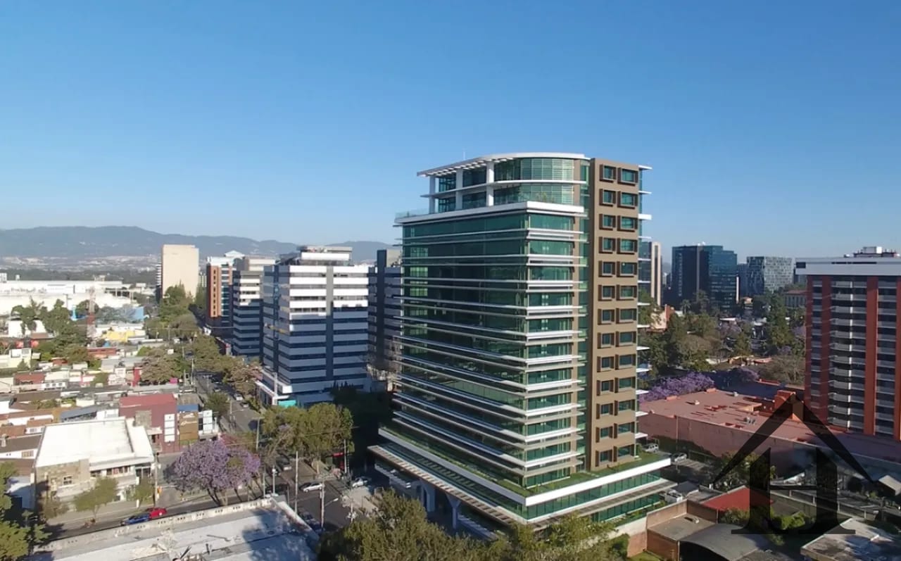 REMATO oficina Edif Pialé zona 10 — Oficina en Venta en Pialé, Zona 10, Guatemala, Ciudad — foto 1 de 9