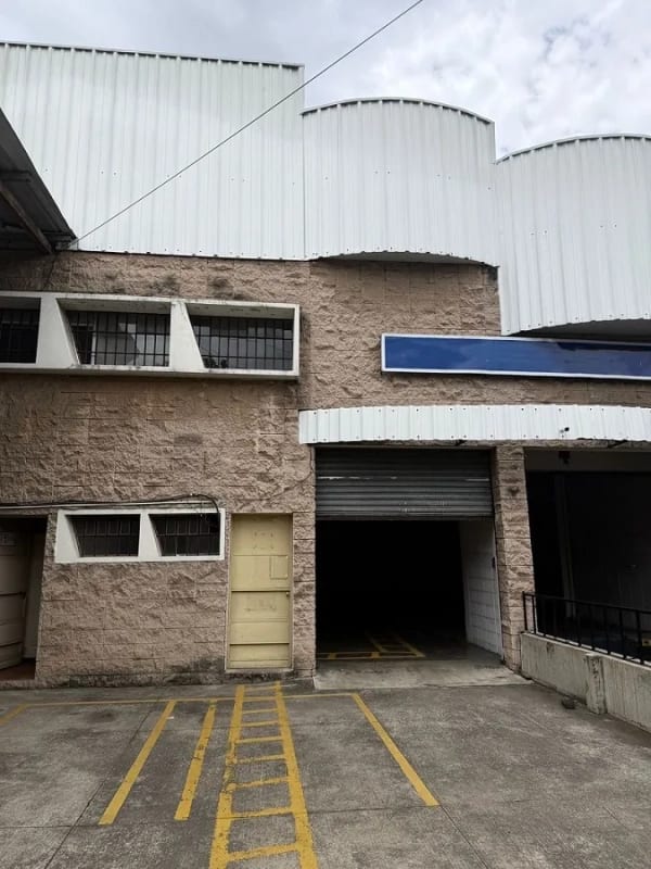 Venta o Alquiler  de Bodega en Ciudad San Cristobal en Granjas — Bodega / Ofibodega en Venta en Zona 8 Mixco, Guatemala, Ciudad — foto 3 de 8