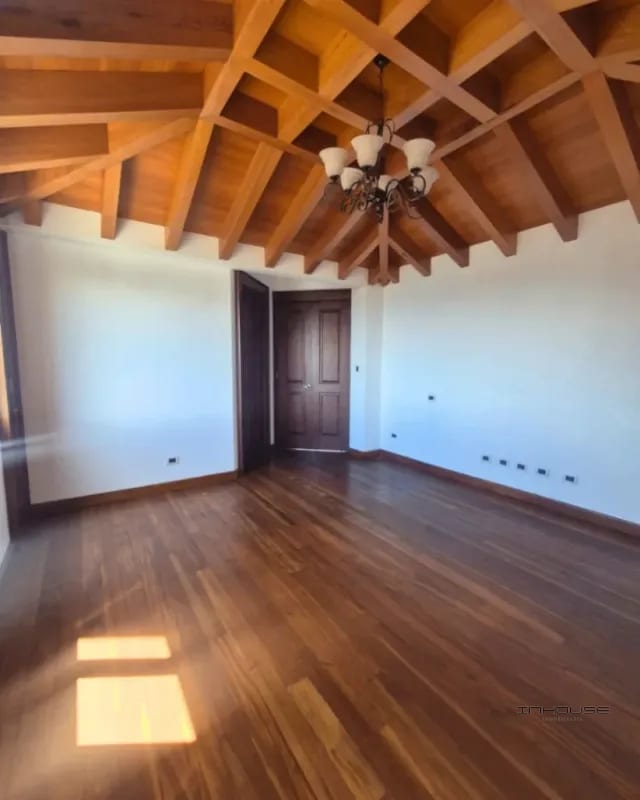 PENTHOUSE EN RENTA EN ZONA 14 CON DOS NIVELES Y TERRAZA — Apartamento en Alquiler en Zona 14, Guatemala, Ciudad — foto 2 de 11