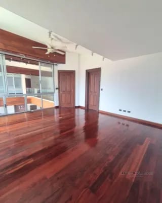 PENTHOUSE EN RENTA EN ZONA 14 CON DOS NIVELES Y TERRAZA — Apartamento en Alquiler en Zona 14, Guatemala, Ciudad — miniatura 6 de 11