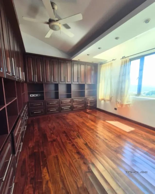 PENTHOUSE EN RENTA EN ZONA 14 CON DOS NIVELES Y TERRAZA — Apartamento en Alquiler en Zona 14, Guatemala, Ciudad — foto 9 de 11