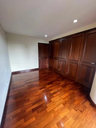 Apartamento en Renta | Santa María | Zona 10 | Amplio y ubicación privilegiada — Apartamento en Alquiler en Santa María, Zona 10, Guatemala, Ciudad — miniatura 5 de 8