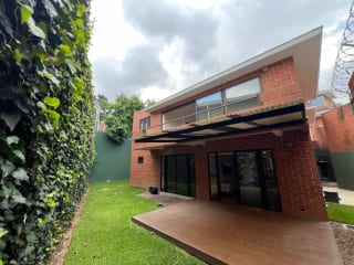 CASA VENTA MUXBAL CONDOMINIO EL CARMEN, 390 MTS2, 4 DORMITORIOS CASA UNO CON SU BAÑO, CERCA COLEGIO MONTESSORI $525,000 — Casa en Venta en Muxbal, Guatemala, Ciudad — miniatura 1 de 13