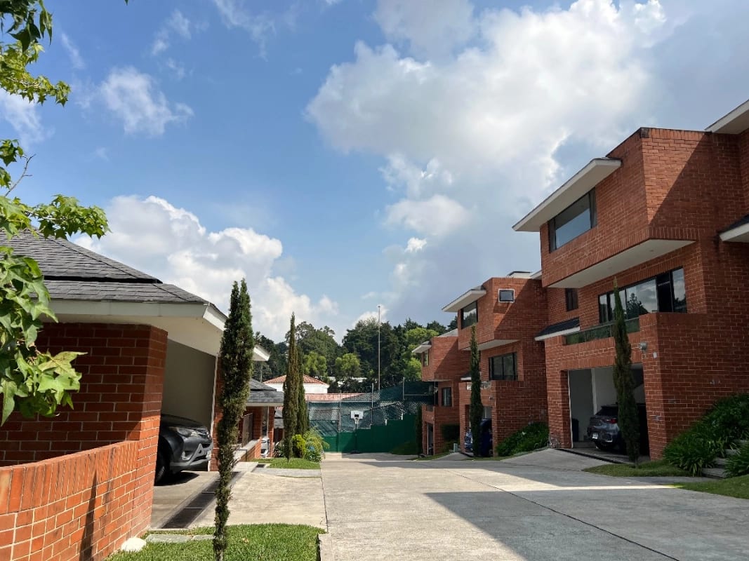 CASA VENTA MUXBAL CONDOMINIO EL CARMEN, 390 MTS2, 4 DORMITORIOS CASA UNO CON SU BAÑO, CERCA COLEGIO MONTESSORI $525,000 — Casa en Venta en Muxbal, Guatemala, Ciudad — foto 10 de 13