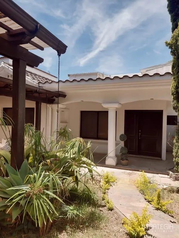 Vendo Hermosa Casa zona 16 — Casa en Venta en Zona 16, Guatemala, Ciudad — foto 1 de 9