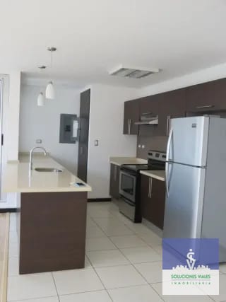 ALQUILO APARTAMENTO ZONA 14 DE 2 HABITACIONES — Apartamento en Alquiler en Zona 14, Guatemala, Ciudad — miniatura 1 de 5