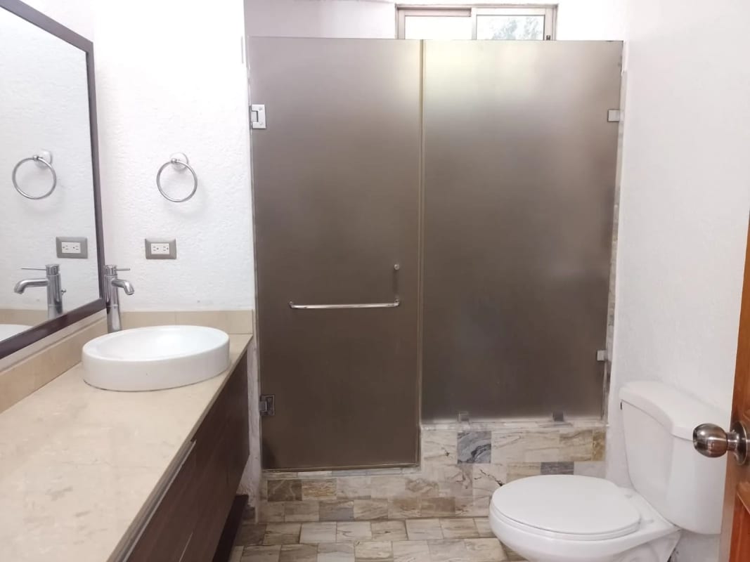 Casa en Venta Condominio Cortijo Santa Fe, zona 10 — Casa en Venta en Zona 10, Guatemala, Ciudad — foto 3 de 16
