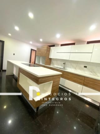CASA EN RENTA DE 5 HABITACIONES EN ZONA 10 DENTRO DE GARITA — Casa en Alquiler en Zona 10, Guatemala, Ciudad — miniatura 4 de 15