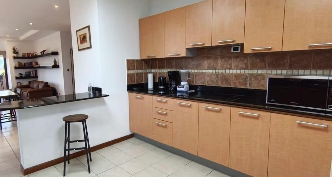 RENTO AMPLIO APARTAMENTO Y CON HERMOSA VISTA EN ZONA 15 ✨🏡 — Apartamento en Alquiler en Zona 15, Guatemala, Ciudad — foto 3 de 4