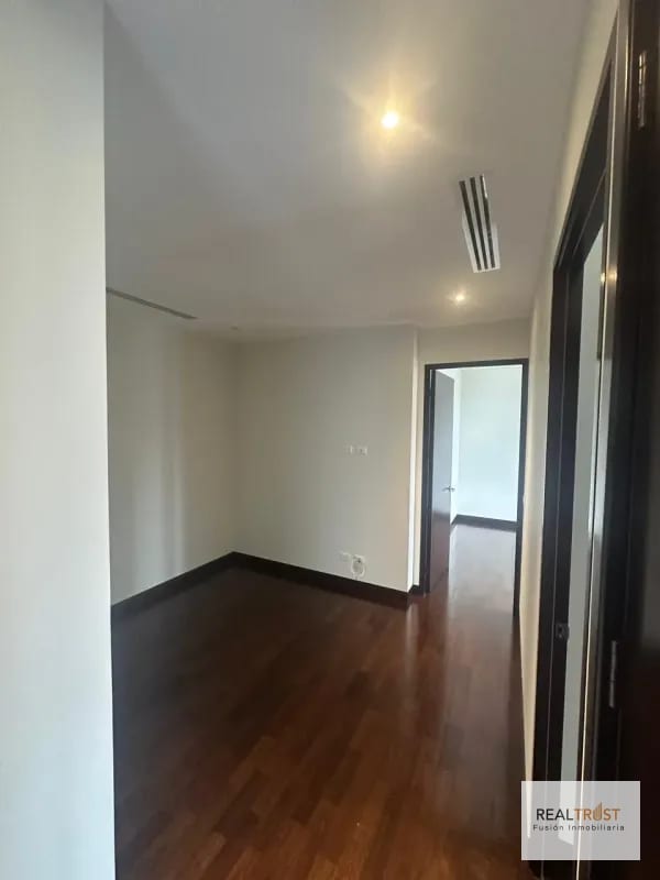 Apartamento en Renta zona 14; EDIFICIO SANTA INES DEL PARQUE — Apartamento en Alquiler en Santa Inés, Zona 14, Guatemala, Ciudad — foto 6 de 9
