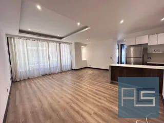 Amplio apartamento en renta de 2 hab en zona 10 — Apartamento en Alquiler en Zona 10, Guatemala, Ciudad — miniatura 1 de 17