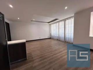 Amplio apartamento en renta de 2 hab en zona 10 — Apartamento en Alquiler en Zona 10, Guatemala, Ciudad — miniatura 2 de 17