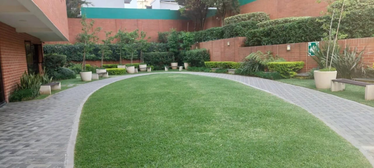 Apartamento en venta, Edificio Almeira, zona 14 — Apartamento en Venta en Almeira, Zona 14, Guatemala, Ciudad — foto 2 de 9