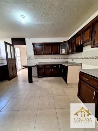 Se vende Casa en Santa Monica km 16.5 entrada por Olmeca CAES — Casa en Venta en Carretera a El Salvador, Guatemala, Ciudad — miniatura 15 de 17
