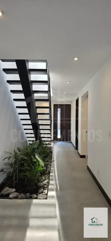 Molié, Casa en Renta Zona 10 — Casa en Alquiler en Zona 10, Guatemala, Ciudad — foto 8 de 11
