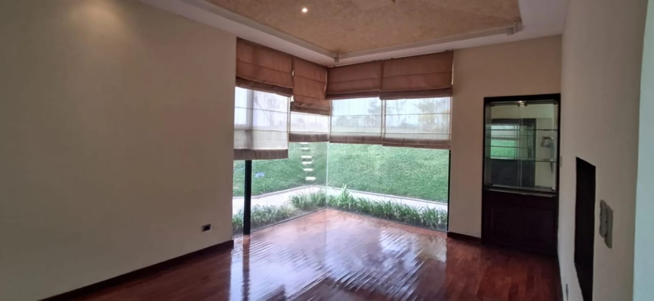 VENDO ELEGANTE CASA FAMILIAR EN COLINAS DE ANDALUCIA – AMPLIO JARDIN — Casa en Venta en Colinas De Andalucia, Carretera a El Salvador, Guatemala, Ciudad — foto 3 de 14