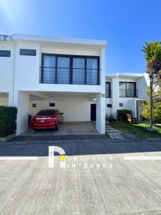 VENDO CASA EN SANTA CATARINA PINULA CONDOMINIO VERDE 360 — Casa en Venta en Santa Catarina Pinula, Guatemala, Ciudad — miniatura 1 de 17