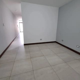VENDO AMPLIA CASA CON APARTAMENTO, LOS MANANTIALES — Casa en Venta en Carretera a El Salvador, Guatemala, Ciudad — miniatura 12 de 17