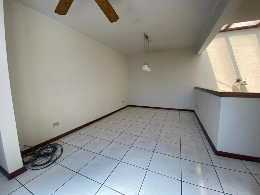 ALQUILO AMPLIA CASA EN MONTE AZUL Z.13 — Casa en Alquiler en Monte Azul, Zona 13, Guatemala, Ciudad — foto 10 de 17