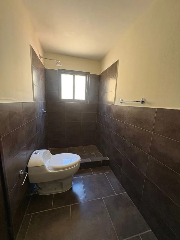 ALQUILO CASA EN ESQUINA, CUMBRES DE LA ARBOLEDA KM.21.5 CAES — Casa en Alquiler en Cumbres de La Arboleda, Carretera a El Salvador, Guatemala, Ciudad — foto 11 de 17