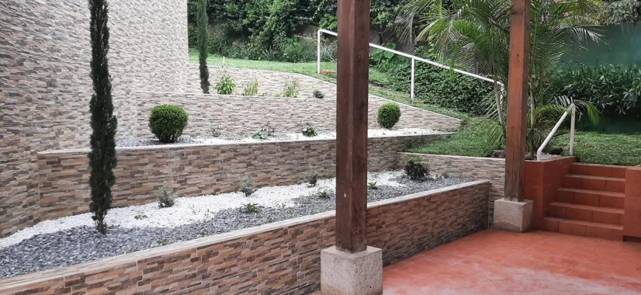 ALQUILO LINDA CASA CON JARDIN AMPLIO ZONA 13 ELGIN — Casa en Alquiler en Zona 13, Guatemala, Ciudad — foto 8 de 11