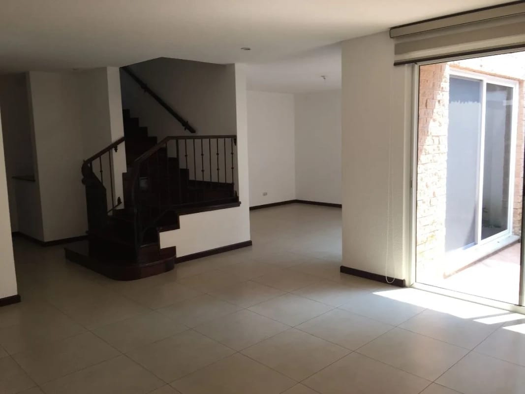 ALQUILO CASA EN ZONA 10 - 4 HABITACIONES — Casa en Alquiler en Zona 10, Guatemala, Ciudad — foto 13 de 14