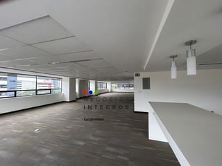 ALQUILO/VENDO OFICINA EN ZONA 10 - EDIFICIO CENTRO EMPRESARIAL — Oficina en Alquiler en Centro Empresarial, Zona 10, Guatemala, Ciudad — miniatura 6 de 10