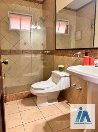 CASA EN ALQUILER📍 Altos de San Lázaro, Zona 15 — Casa en Alquiler en Zona 15, Guatemala, Ciudad — miniatura 2 de 9