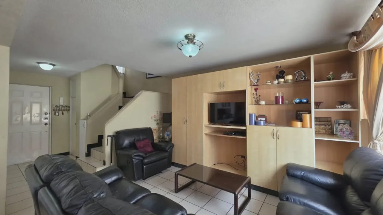 Casa en venta en San Cristóbal Mixco sector A3 en garita — Casa en Venta en Zona 8 Mixco, Guatemala, Ciudad — foto 16 de 17