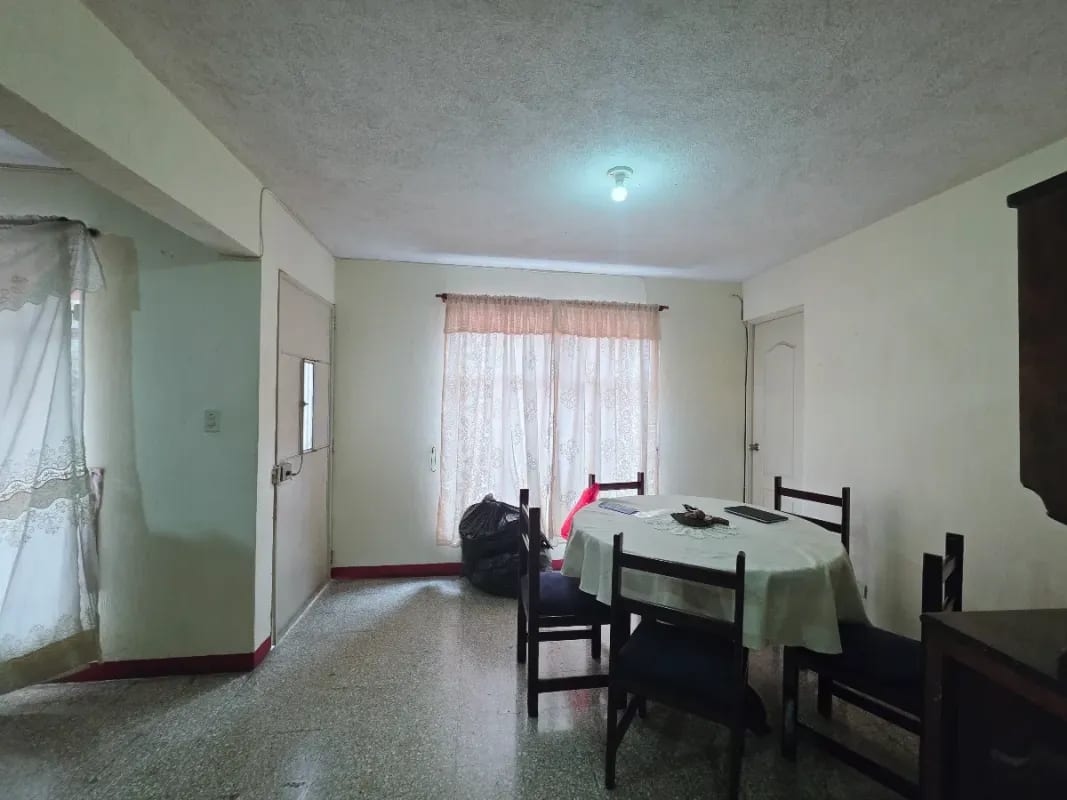 Casa en Venta con Apartamento y Locales en Zona 2 Mixco — Casa en Venta en Zona 2 Mixco, Guatemala, Ciudad — foto 2 de 10