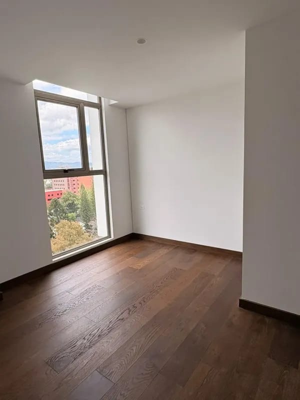 Lindo apartamento en alquiler zona 10 — Apartamento en Alquiler en Atarah, Zona 10, Guatemala, Ciudad — foto 3 de 13