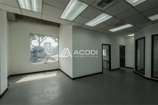 Oficina en Zona 10 — Oficina en Alquiler en Zona 10, Guatemala, Ciudad — miniatura 4 de 5