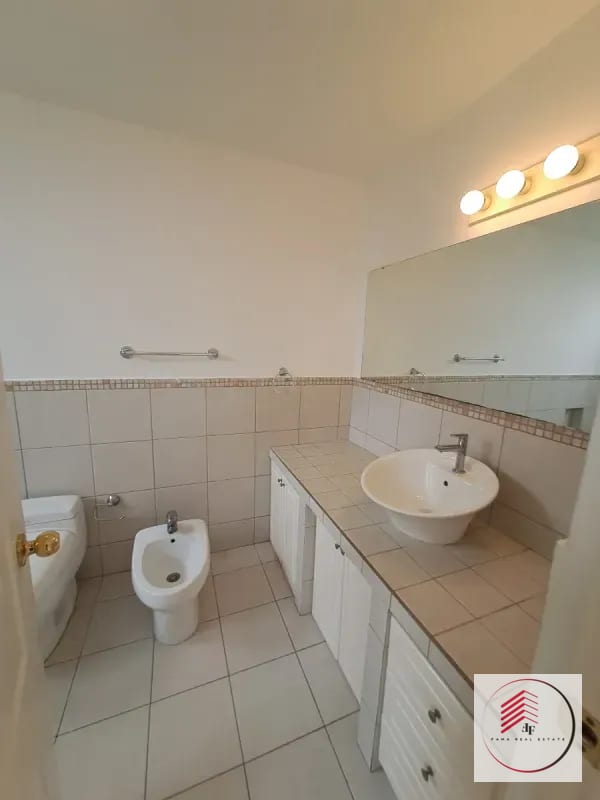 Alquiler de apartamento en zona 15 Vista Hermosa a 2 a dos cuadras de Boulevard Vista Hermosa atras de campero — Apartamento en Alquiler en Zona 15, Guatemala, Ciudad — foto 1 de 17