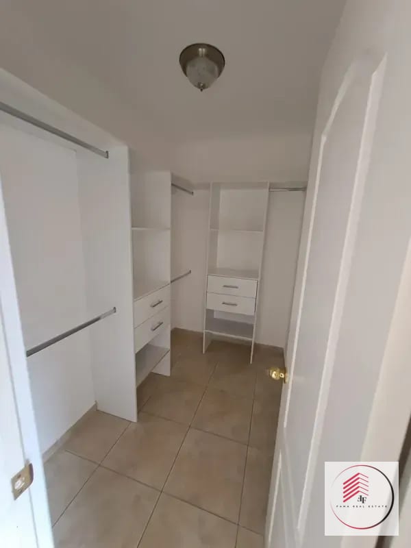 Alquiler de apartamento en zona 15 Vista Hermosa a 2 a dos cuadras de Boulevard Vista Hermosa atras de campero — Apartamento en Alquiler en Zona 15, Guatemala, Ciudad — foto 4 de 17