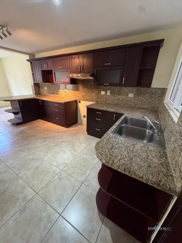 ✨CASA EN VENTA – KM. 21  CARRETERA A FRAIJANES, VILLAS DE ENTREVERDES, CES. — Casa en Venta en Fraijanes, Carretera a El Salvador, Guatemala, Ciudad — foto 10 de 12