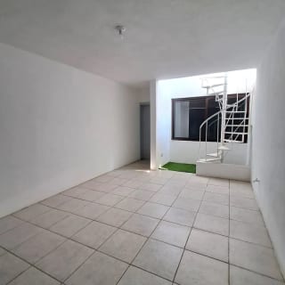 VENDO AMPLIA CASA CON APARTAMENTO, LOS MANANTIALES PV — Casa en Venta en Carretera a El Salvador, Guatemala, Ciudad — miniatura 7 de 17
