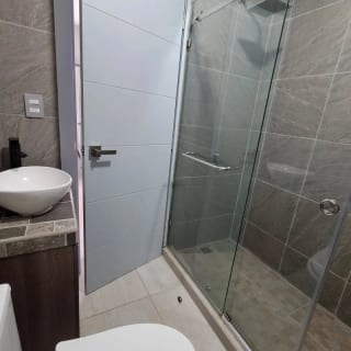 VENDO AMPLIA CASA CON APARTAMENTO, LOS MANANTIALES PV — Casa en Venta en Carretera a El Salvador, Guatemala, Ciudad — miniatura 2 de 17