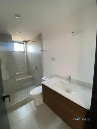 VENTA DE APARTAMENTO Z.10 2/D EDIFICIO IQ10 — Apartamento en Venta en Zona 10, Guatemala, Ciudad — miniatura 2 de 7