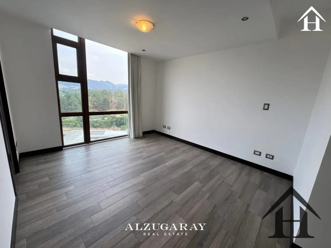 Apartamento con balcón, nivel alto, San Isidro 2021 zona 16 — Apartamento en Venta en San Isidro 20/21, Zona 16, Guatemala, Ciudad — foto 7 de 9