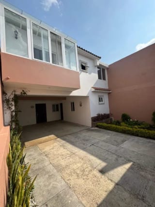 Casa en renta de 2 niveles, con amplios espacios dentro de garita y vista al bosque!! Carretera a San José Pinula — Casa en Alquiler en lo de Valdez, Carretera a El Salvador, Guatemala, Ciudad — miniatura 1 de 15