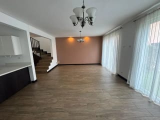 Casa en renta de 2 niveles, con amplios espacios dentro de garita y vista al bosque!! Carretera a San José Pinula — Casa en Alquiler en lo de Valdez, Carretera a El Salvador, Guatemala, Ciudad — miniatura 4 de 15