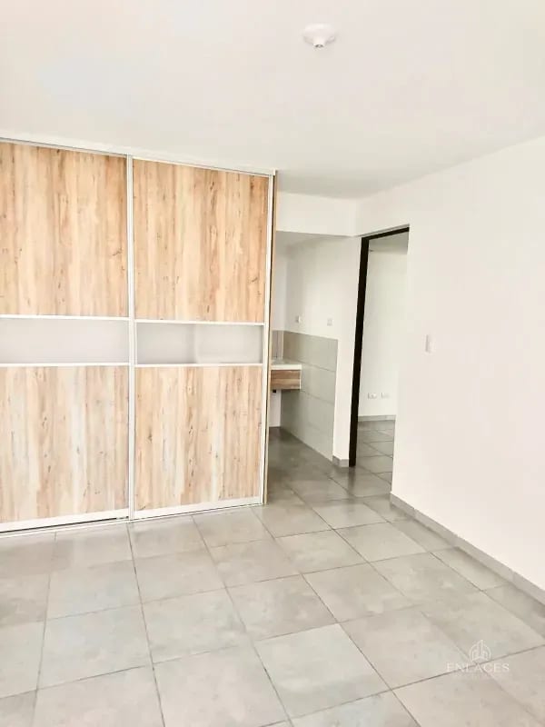 Zona 11 • Apartamento en Renta • Edificio Mariscal Uno Uno — Apartamento en Alquiler en Mariscal Uno Uno, Zona 11, Guatemala, Ciudad — foto 10 de 14