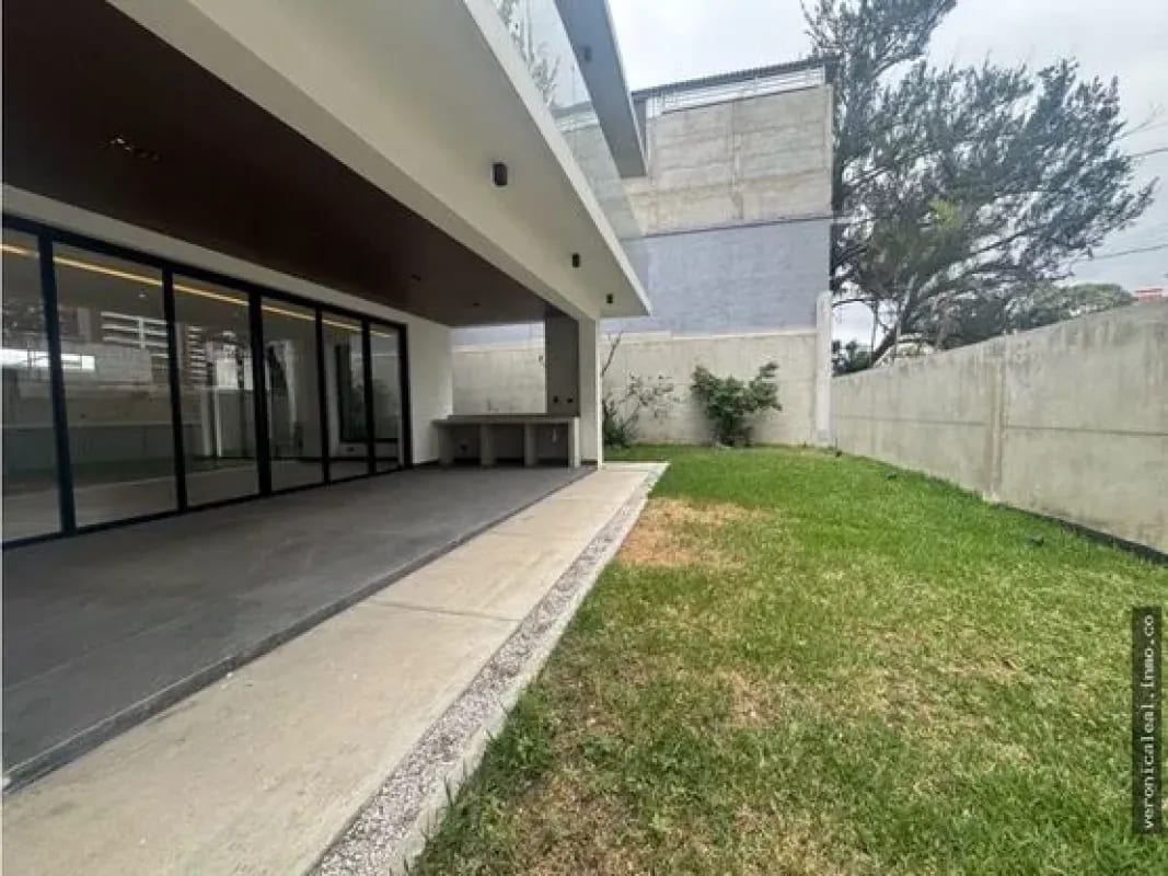 Zona 13 A Una Cuadra de las Américas Dentro de Garita Casa en Venta — Casa en Venta en Zona 14, Guatemala, Ciudad — foto 3 de 17