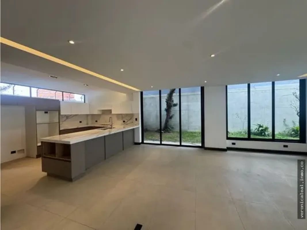 Zona 13 A Una Cuadra de las Américas Dentro de Garita Casa en Venta — Casa en Venta en Zona 14, Guatemala, Ciudad — foto 8 de 17