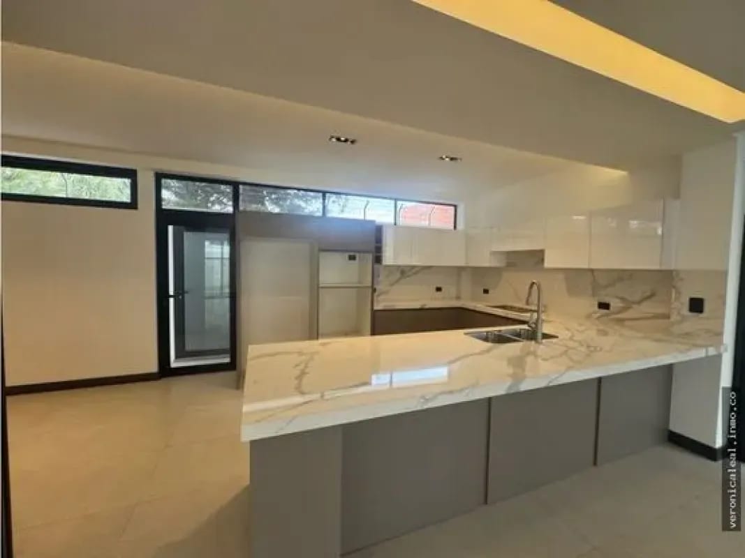 Zona 13 A Una Cuadra de las Américas Dentro de Garita Casa en Venta — Casa en Venta en Zona 14, Guatemala, Ciudad — foto 9 de 17