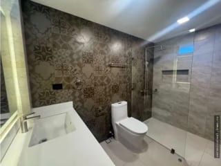 Zona 13 A Una Cuadra de las Américas Dentro de Garita Casa en Venta — Casa en Venta en Zona 14, Guatemala, Ciudad — miniatura 14 de 17